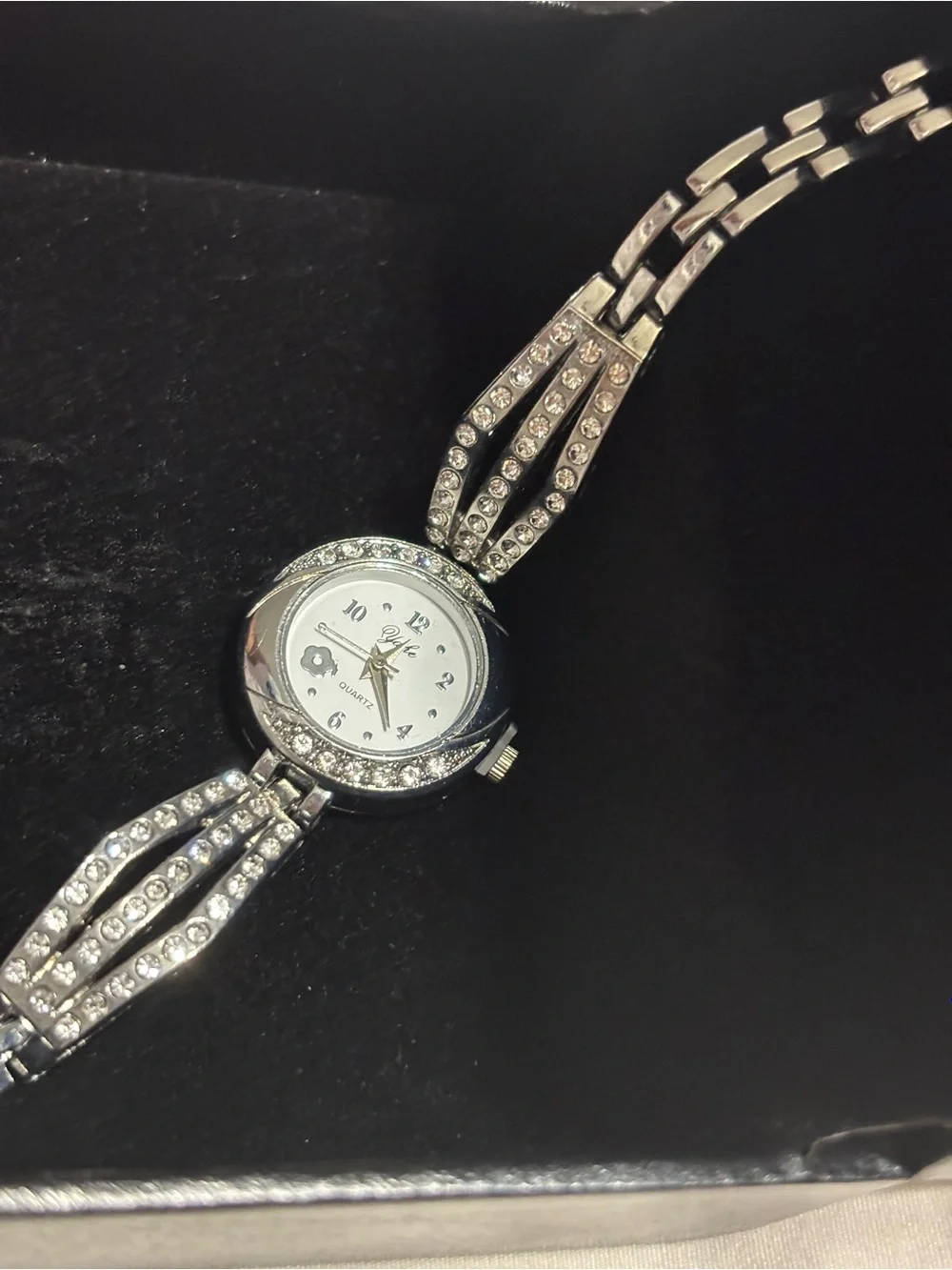 Silver Rhinestone Floral Quartz Bracelet Watch Women’s -Unbranded